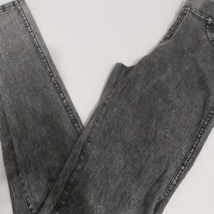 H&M's Junior Skinny Leg